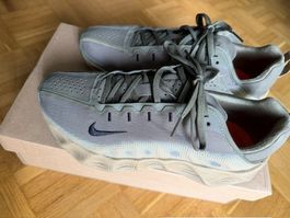 Nike Sneaker Modell Ava Rover oliv- beige