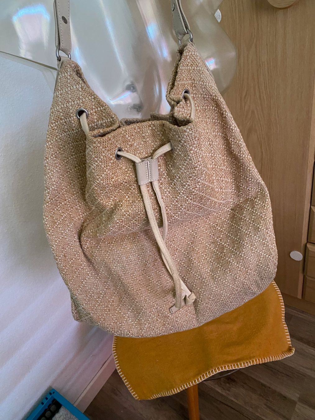 Taschen für Damen: TOMS Beuteltasche mit Kordelverschluss – Gebraucht aus Allenwinden von Obalu 1