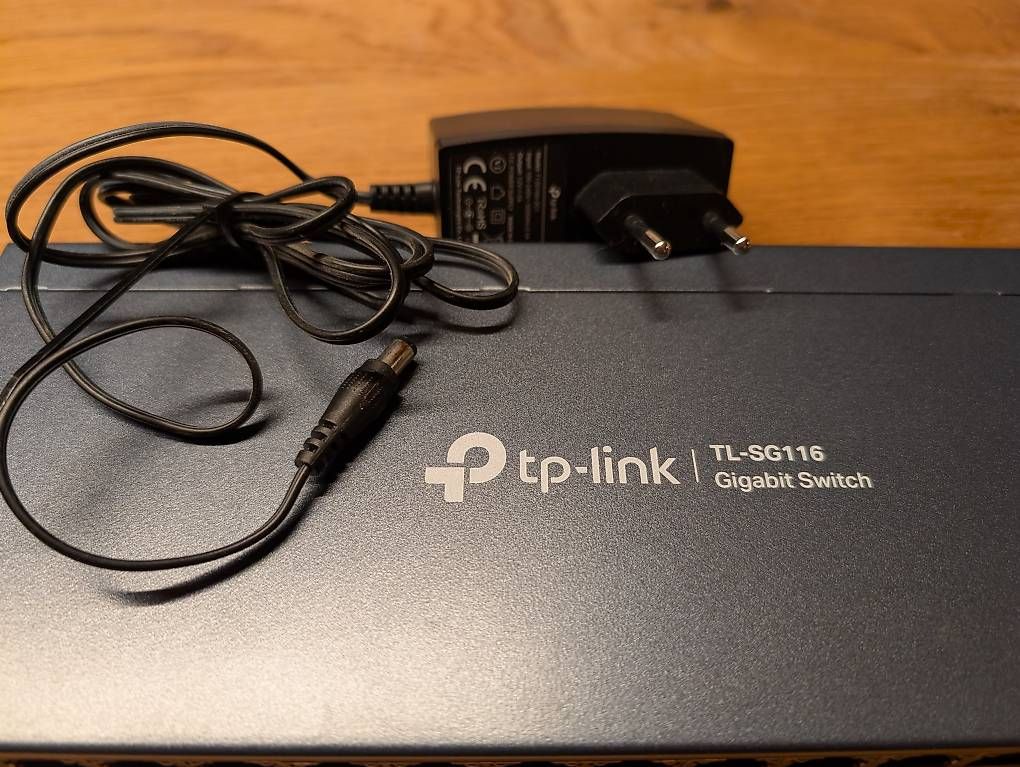 TP-Link Hub & Switch: tp-link Gigabit Switch TL-SG116 – Usato da Bazenheid venduto da hauri83
