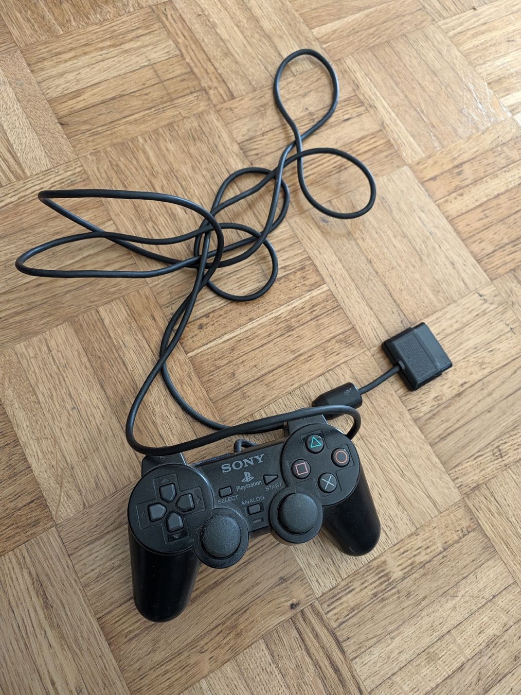 Sony Controller: Sony PlayStation 2 Controller für Bastler  – Defekt aus Chur von FreakofRarity