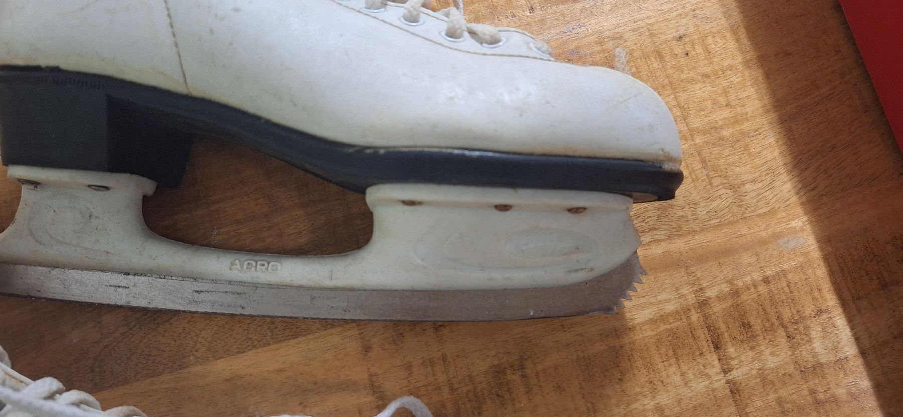 Pattini da ghiaccio: Eislaufschuhe Acro Professional weiss Grösse 38 – Usato da Gretzenbach venduto da Chillkrot 4