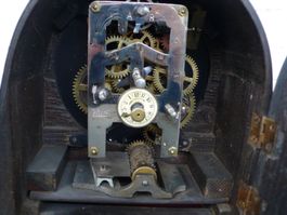 Kommodenuhr mit Spielwerk
