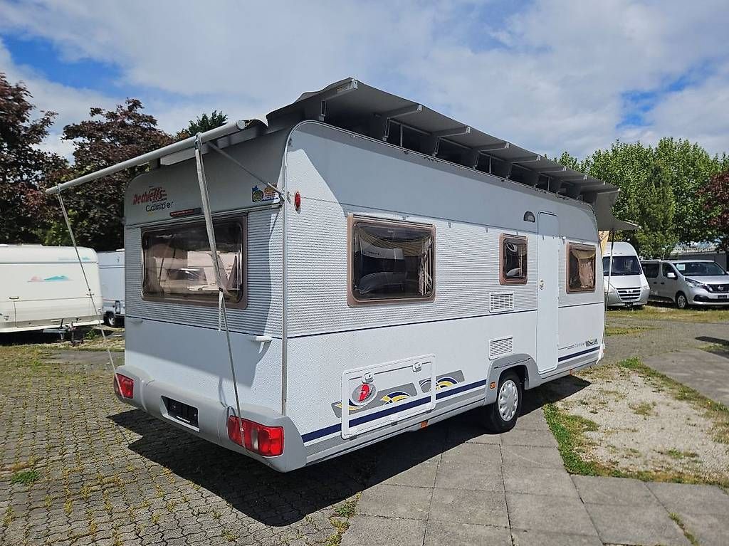 Camping Fahrzeuge: A vendre Dethleffs Camper avec toit de protection – Gebraucht aus Belmont-Yverdon von FloridaJeep