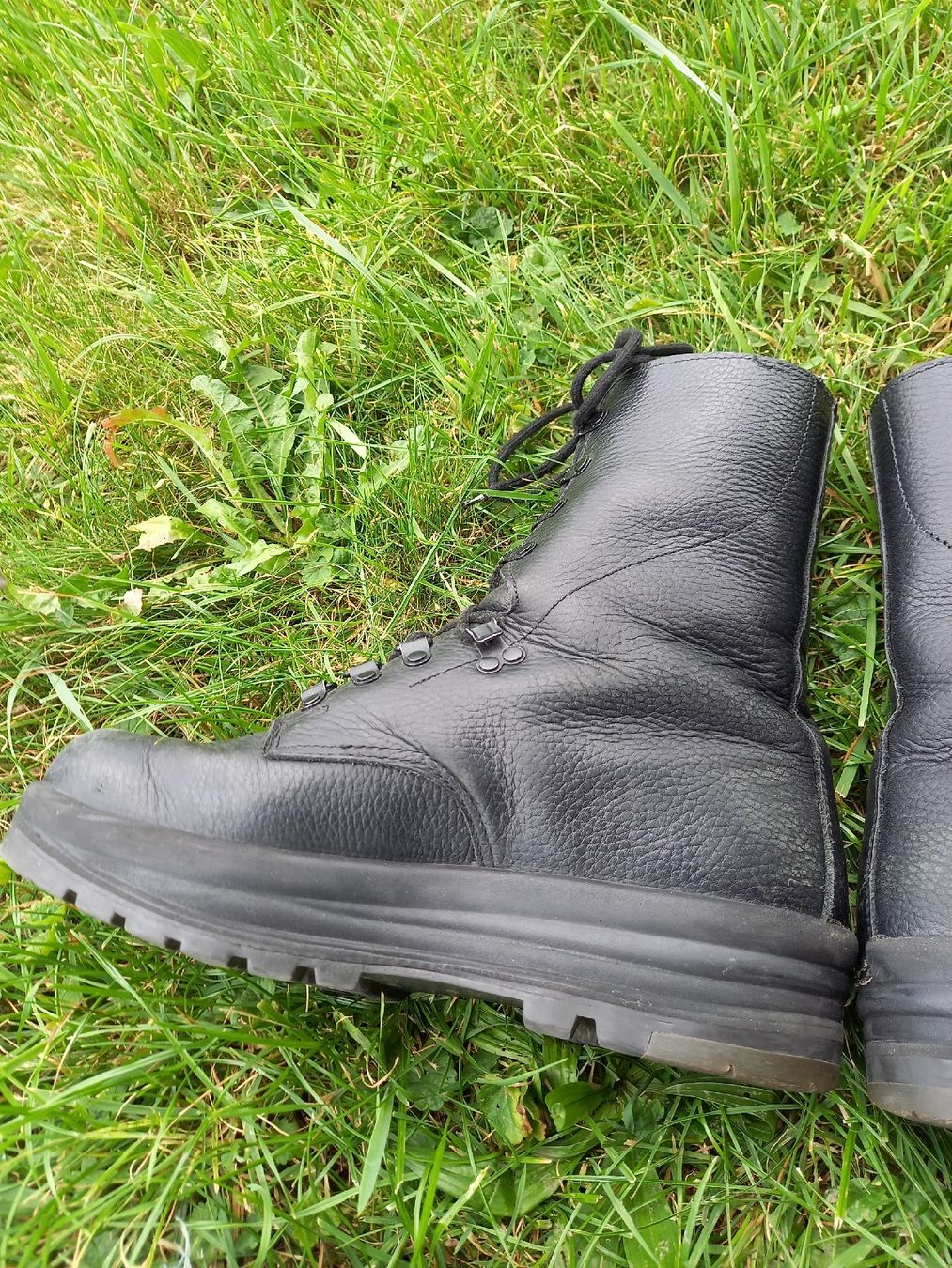 Minerva Scarpe da uomo: Kampfstiefel Minerva 280/7 gebraucht – Usato da Galgenen venduto da Allerlei8854 8