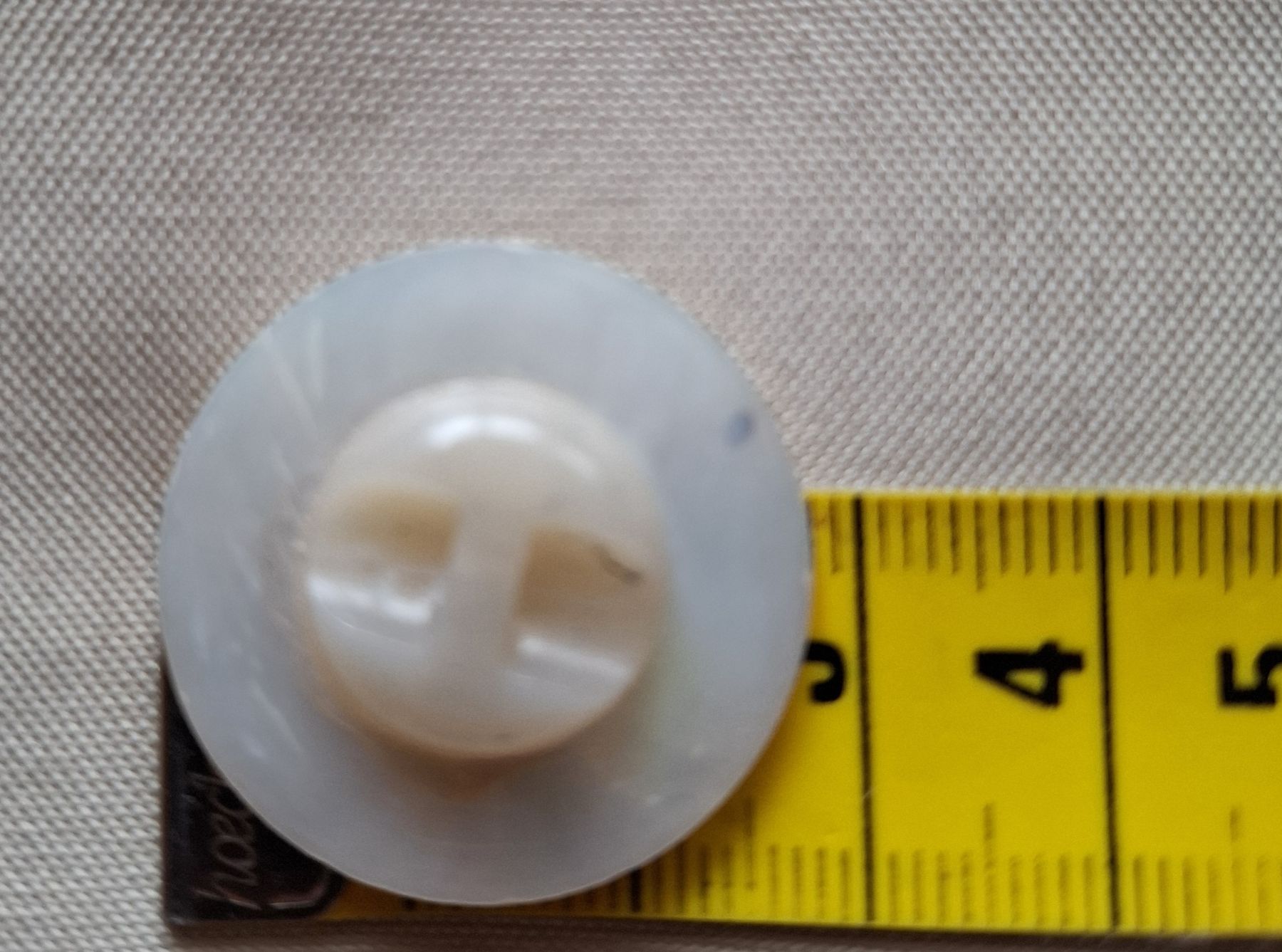 Bottoni: 1 Knopf Perlmutt, 28 mm. – Usato da Dietikon venduto da Hirschkopf 4