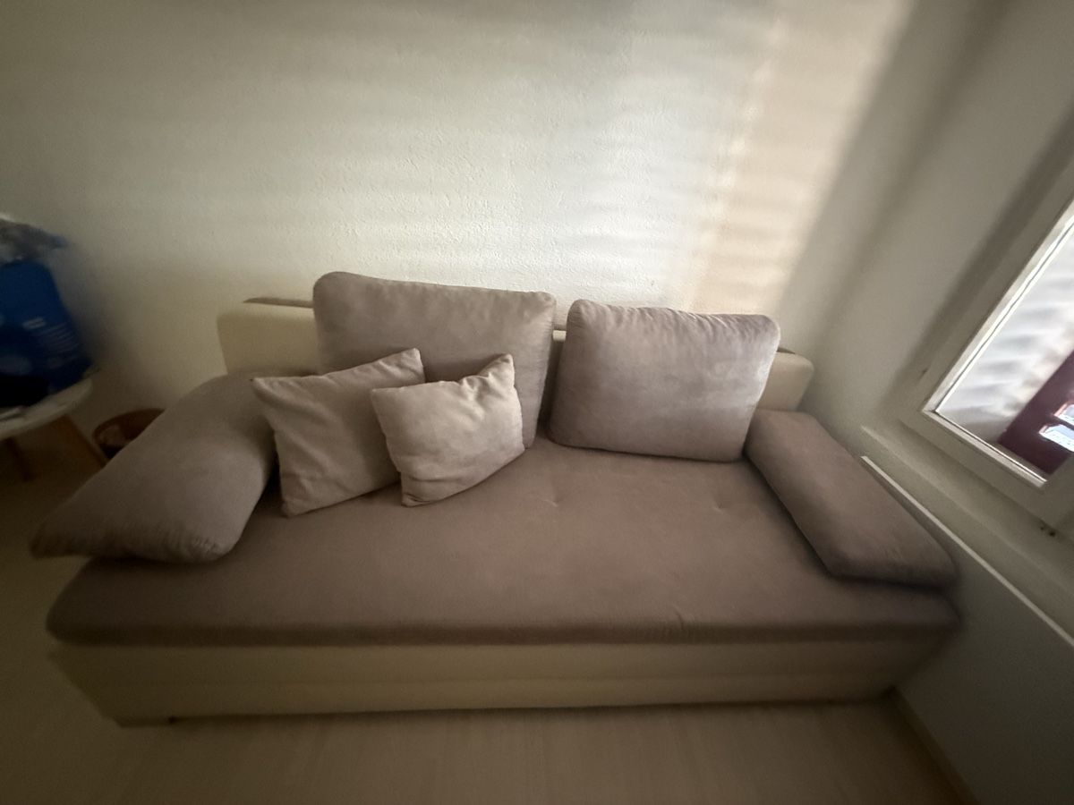 Sofas: Sofa brown beige good condition 200cm width – D'occasion à Baar par luc_6ddm