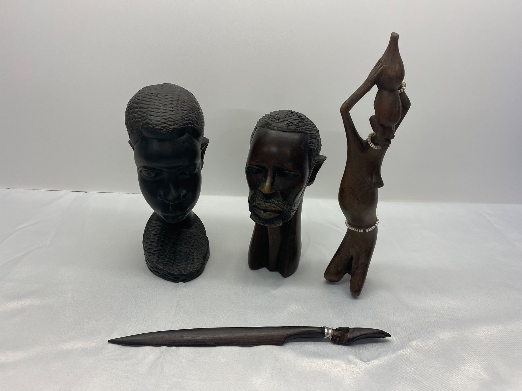 Xilografie: Afrika Holzfiguren Schnitzereien – Usato da Burgdorf venduto da Pistar