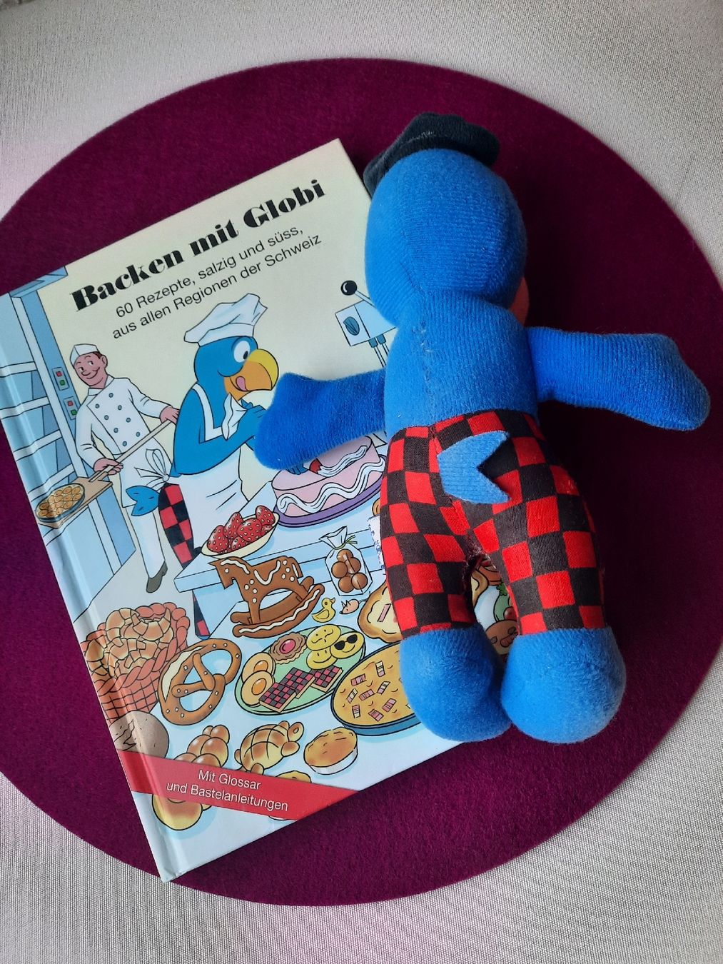 Libri: Globi Backbuch" & Globi Stofftier original DAKIN 1979 – Usato da Vaduz venduto da DIESEL_60 1