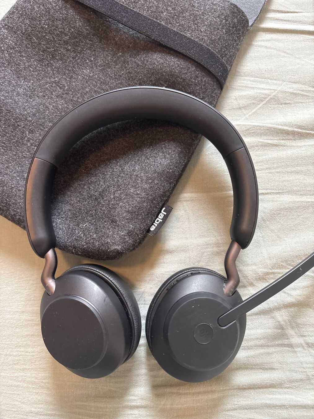 Jabra Casques audio: Jabra Evolve2 65 MS Headset, Wireless, Bluetooth – D'occasion à Höri par Binary_tech_ch 1