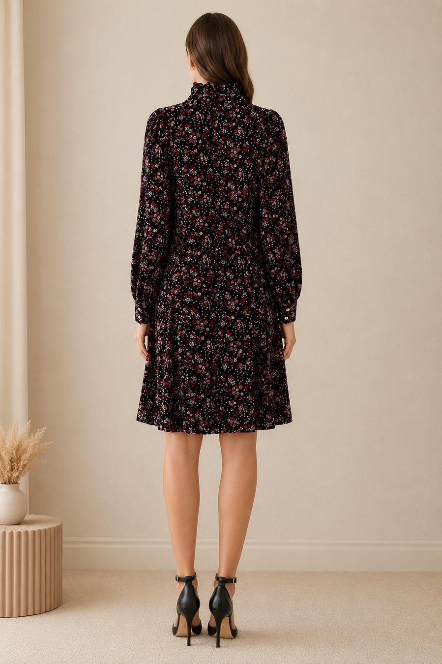 Claudie Pierlot Robes: Claudie Pierlot Paris Samtkleid mit Blumenmuster – D'occasion à Rapperswil SG par Johanna_S 1