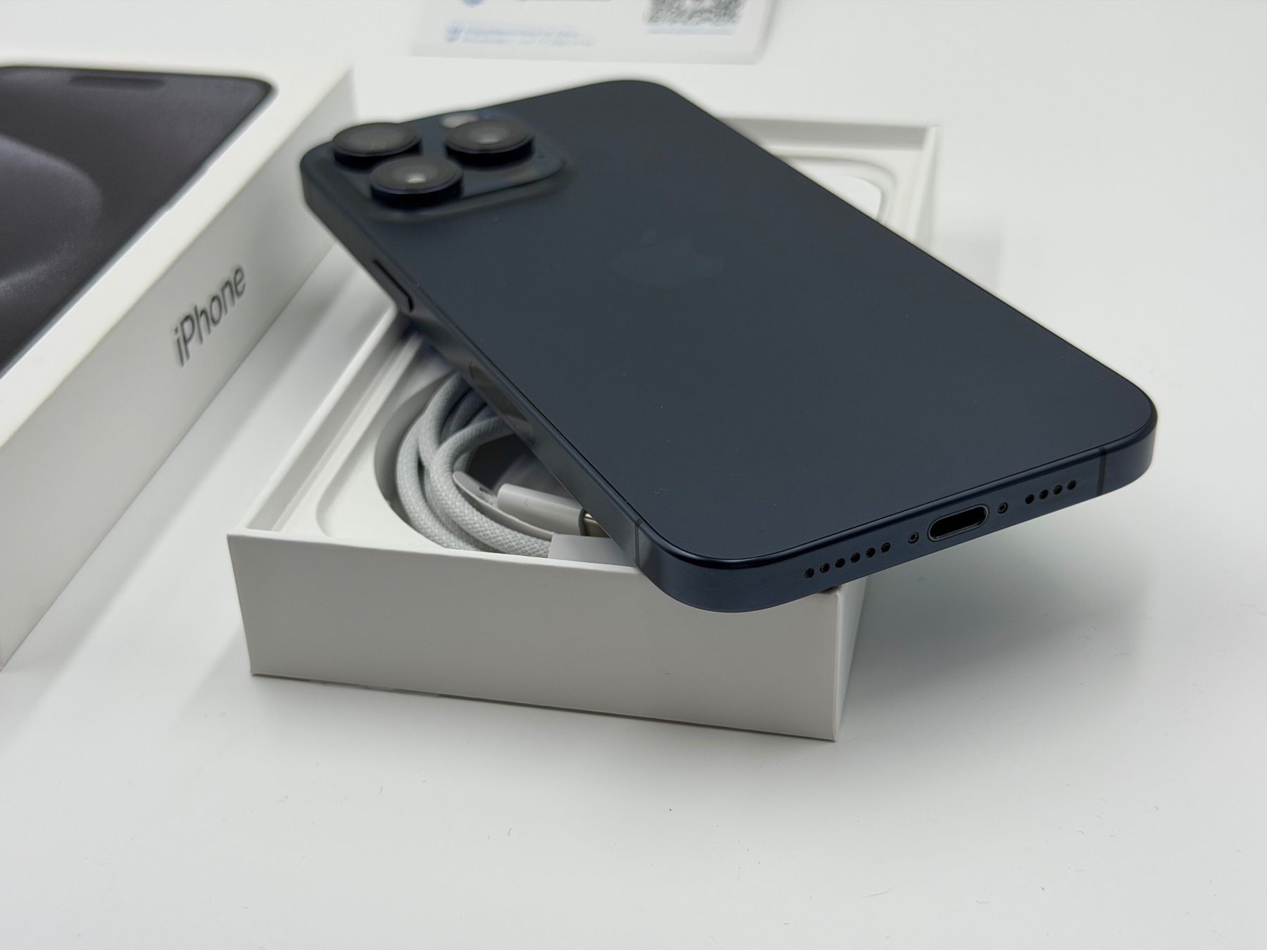 Apple Telefoni cellulari / Smartphones: Apple iPhone 15 Pro Max - 512 GB – Usato da Chur venduto da ReplaceHub 3