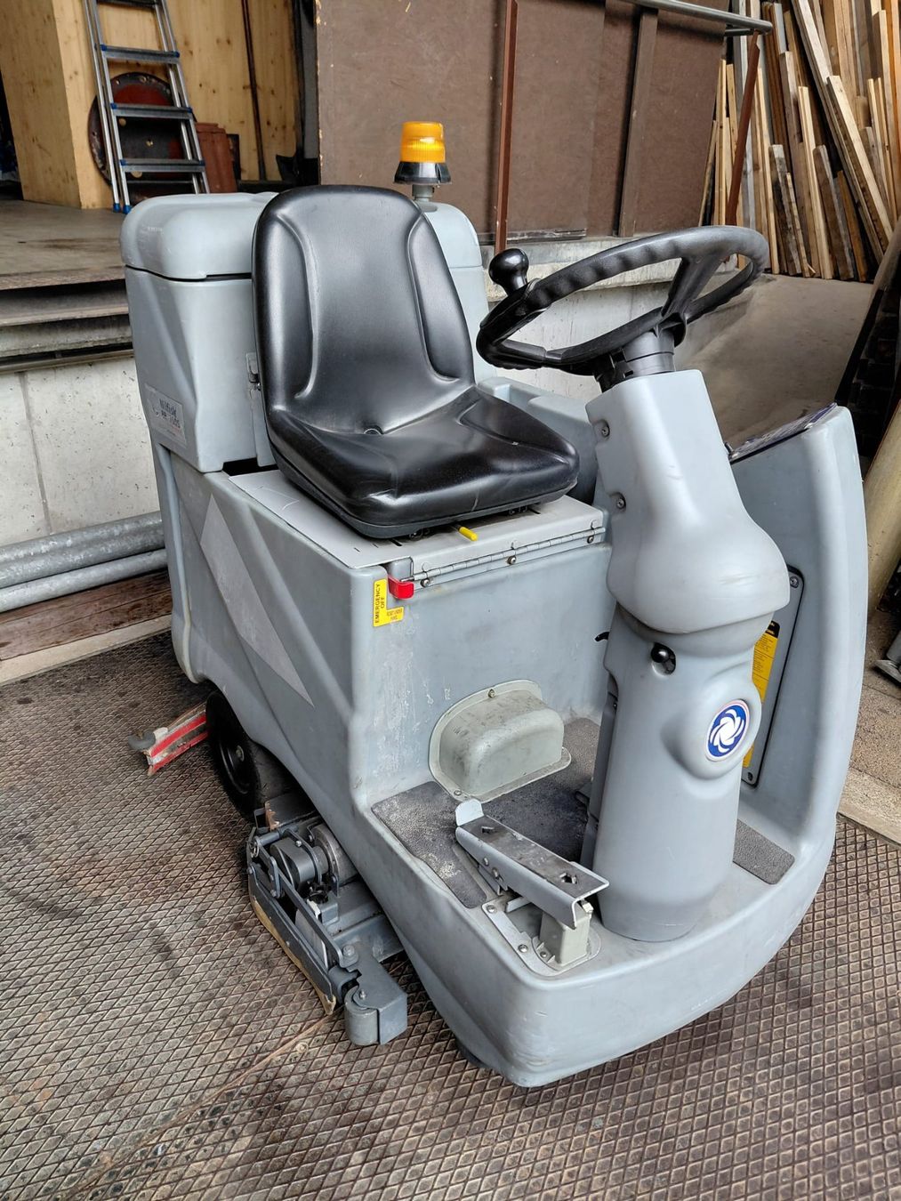 Nilfisk Tutte le macchine: Scheuermaschine Nilfisk BR700S, 36 Volt – Usato da Ulisbach venduto da MSH01 1