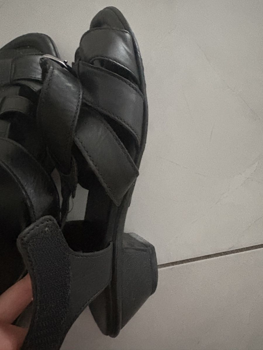 Damenschuhe: Schwarze Sandalen Grösse 38 – Gebraucht aus Winterthur von nik_pr58 1