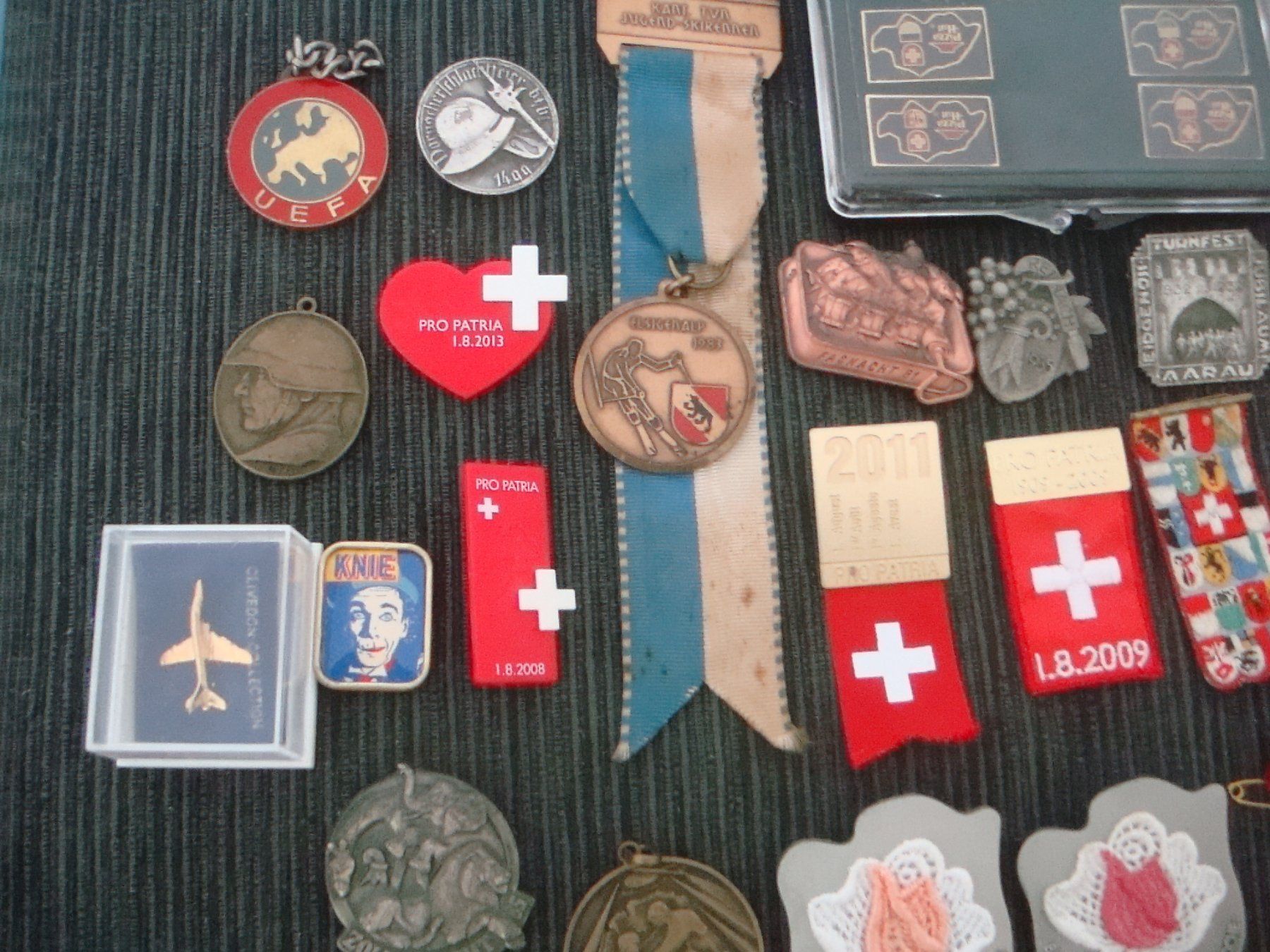 Medaglie: Konvolut - Abzeichen / Medaillen / Pin / Diverses – Usato da Neuenegg venduto da flohcante 1