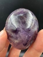 Chevron- Traum Amethyst Handschmeichler Heilstein
