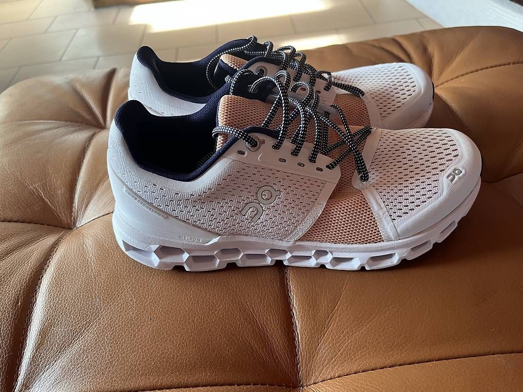 Chaussures hommes: On Cloud Helion  – Neuf avec emballage d'origine à Epalinges par nanou75 1