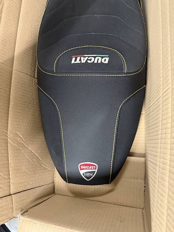 Toutes les pièces détachées moto: Selle Ducati Monster  – D'occasion à Lyss par Peppino12 3