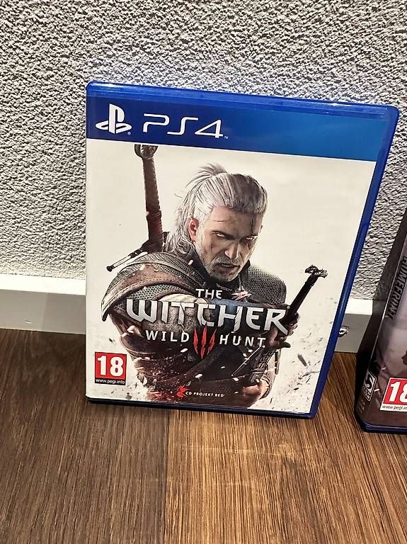 Giochi: PS4 The Witcher 3: Wild Hunt – Usato da Züberwangen venduto da sas_23