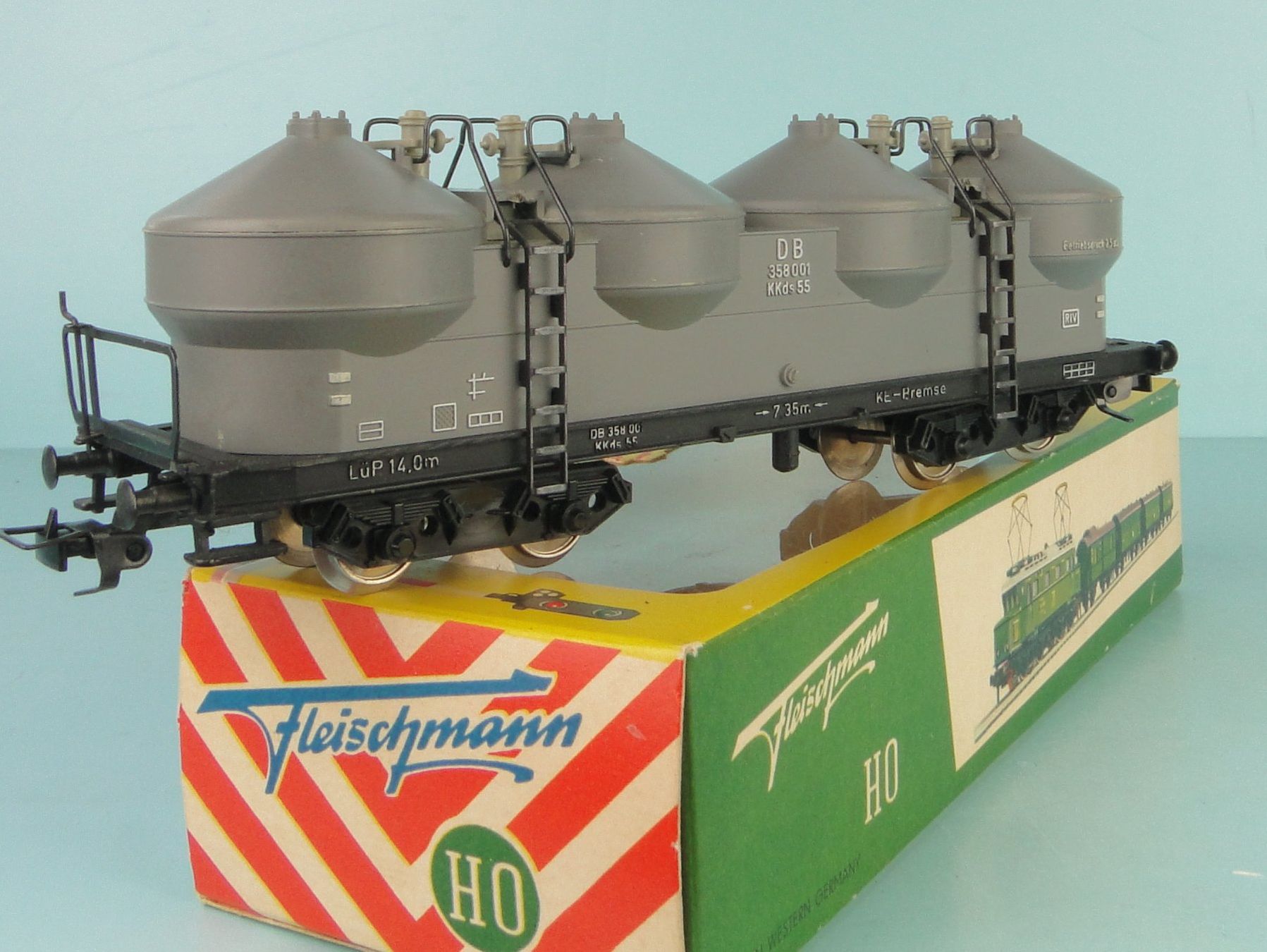 Fleischmann Modellini di ferrovie: Fleischmann H0 1492 Behältertragwagen Silowagen – Usato da Bülach venduto da cann11