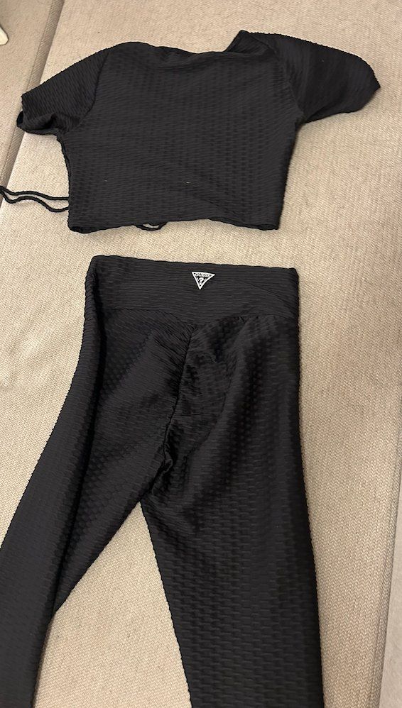 Guess Leggings: Guess activewear Schwarz set (36) S – Usato da Zürich venduto da 202_97cj 2