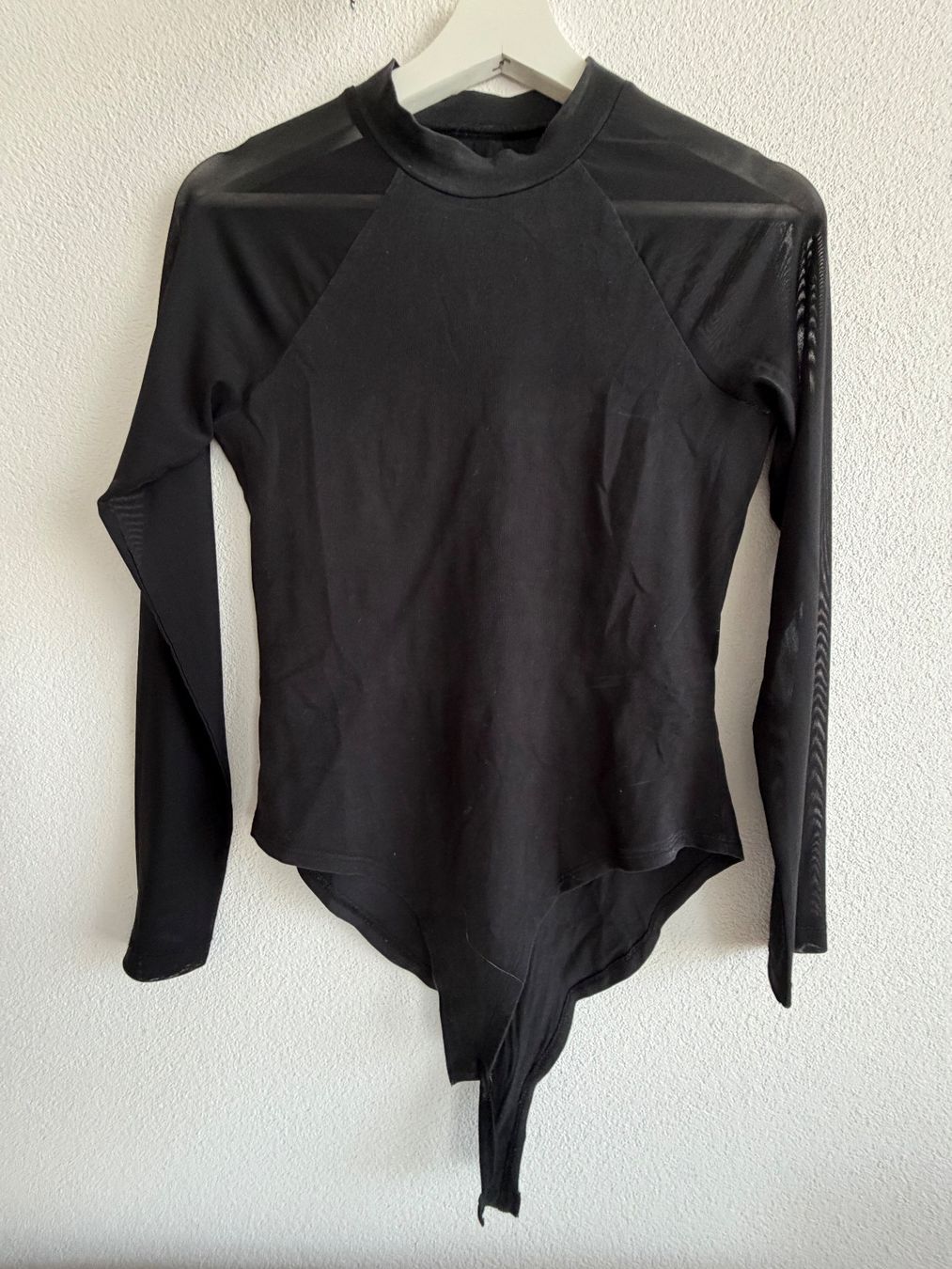Tops: Body Even&Odd mit Netzärmeln – Gebraucht aus Luzern von maz_jq6n