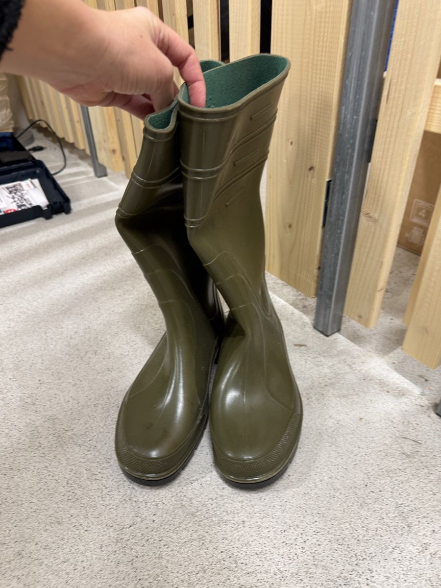 Scarpe da uomo: Gummistiefel grün NeU GR 41 – Nuovo (secondo la descrizione) da Zürich venduto da hel_6ltj