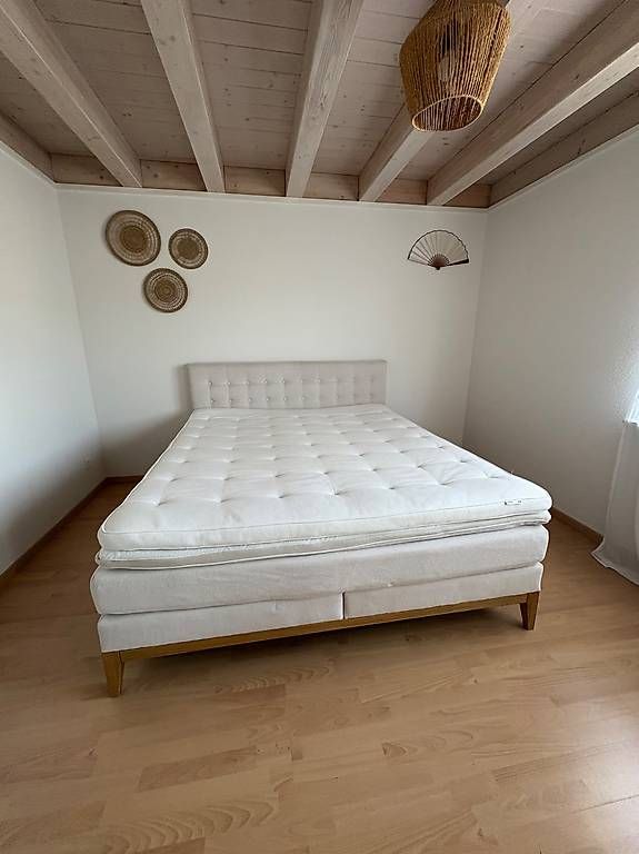 Betten: Boxspringbett Möbel Dick 180x200 – Gebraucht aus Rafz von Wurzelwerk8