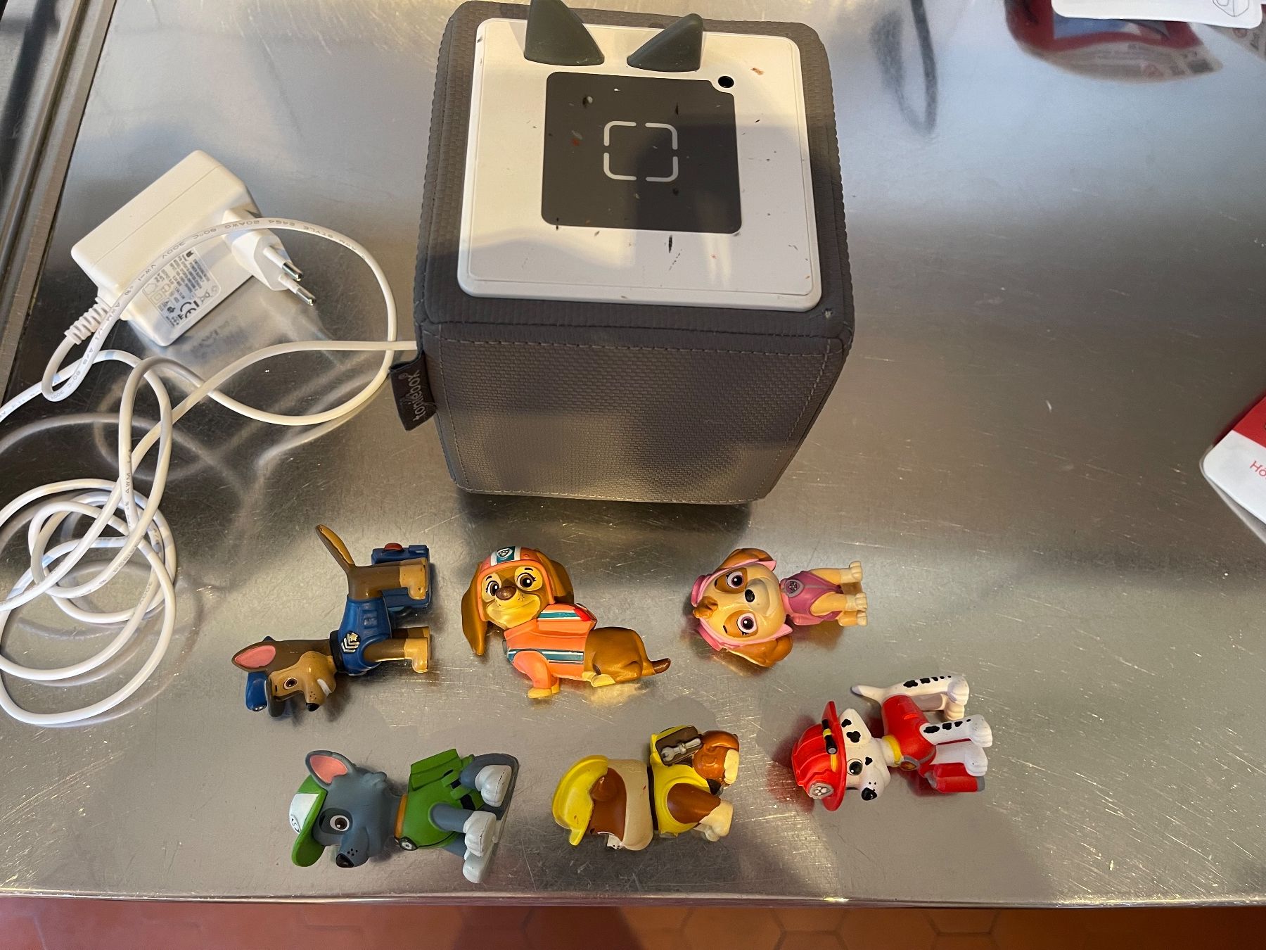 Tonies Spielzeuge: Toniebox, 6 Tonies – Gebraucht aus Zürich von liviflo