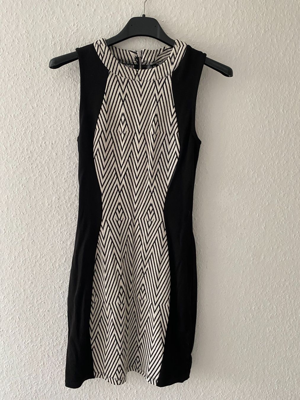 H&M Vestiti: Klubkleid in Schwarz/Weiss, Gr. 36 – Nuovo (secondo la descrizione) da Stetten SH venduto da bijoux18