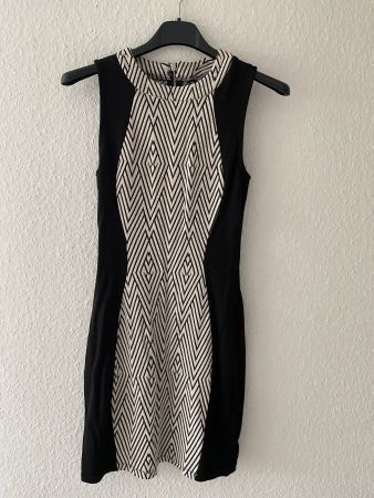 Klubkleid in Schwarz/Weiss, Gr. 36