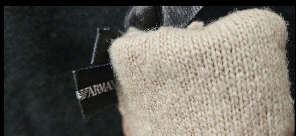 Armani Gants & mitaines : Armani Damen Handschuhe Gr.-S – D'occasion à Beinwil am See par nayelidalisay 1