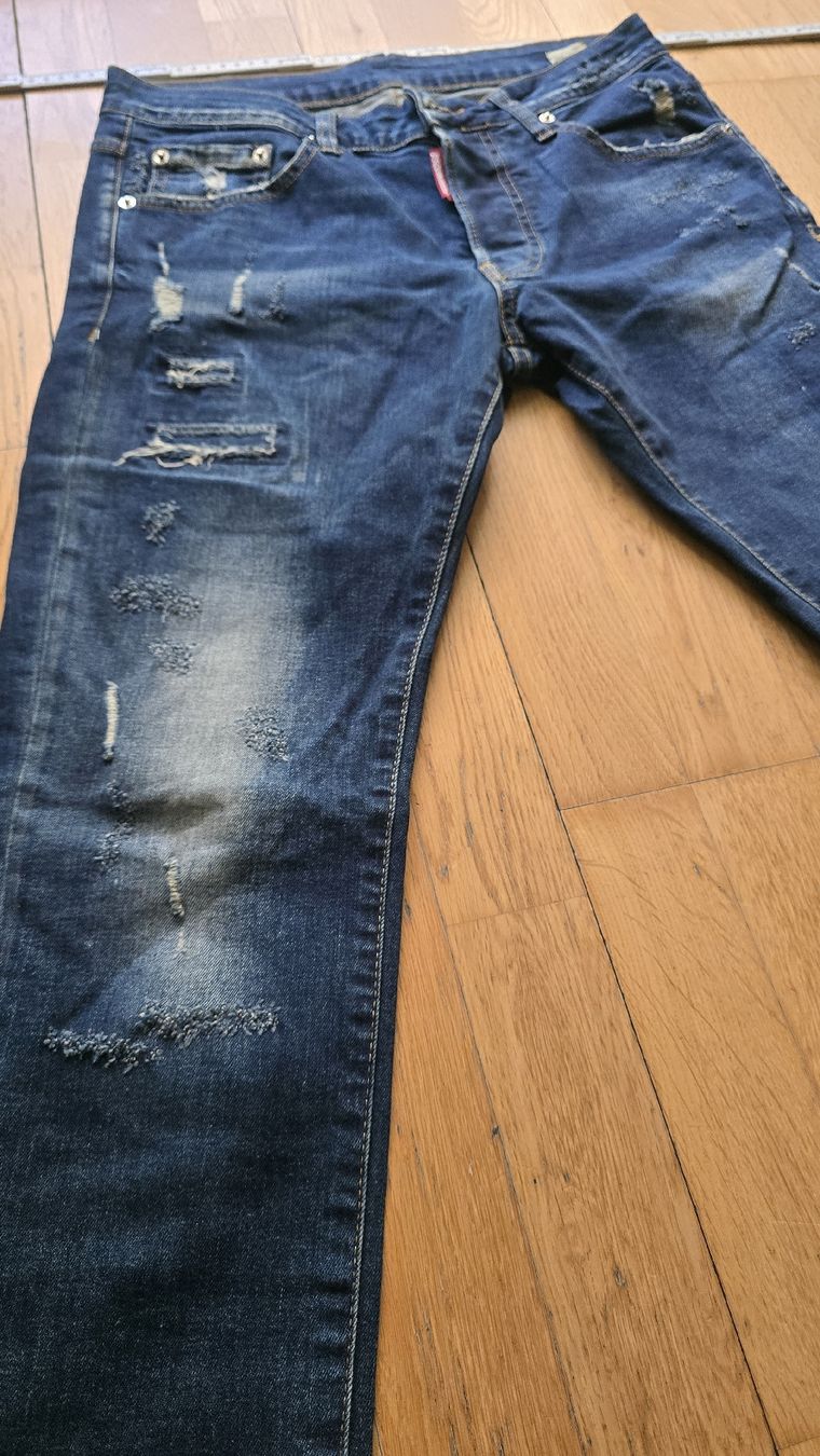 Dsquared2 Jeans: Dsquared2 Jeans, Grösse 48 – D'occasion à Emmenbrücke par meu_2j8p 1