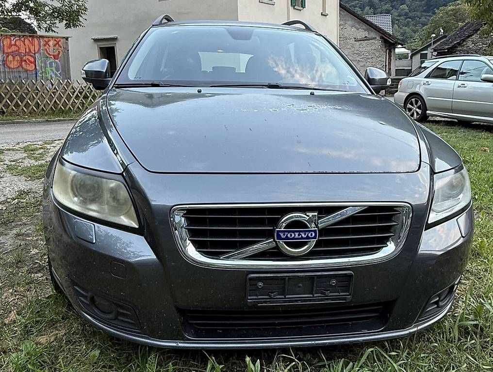 Automobili: Volvo V50 D4 – Usato da Motto (Blenio) venduto da del_l599 3
