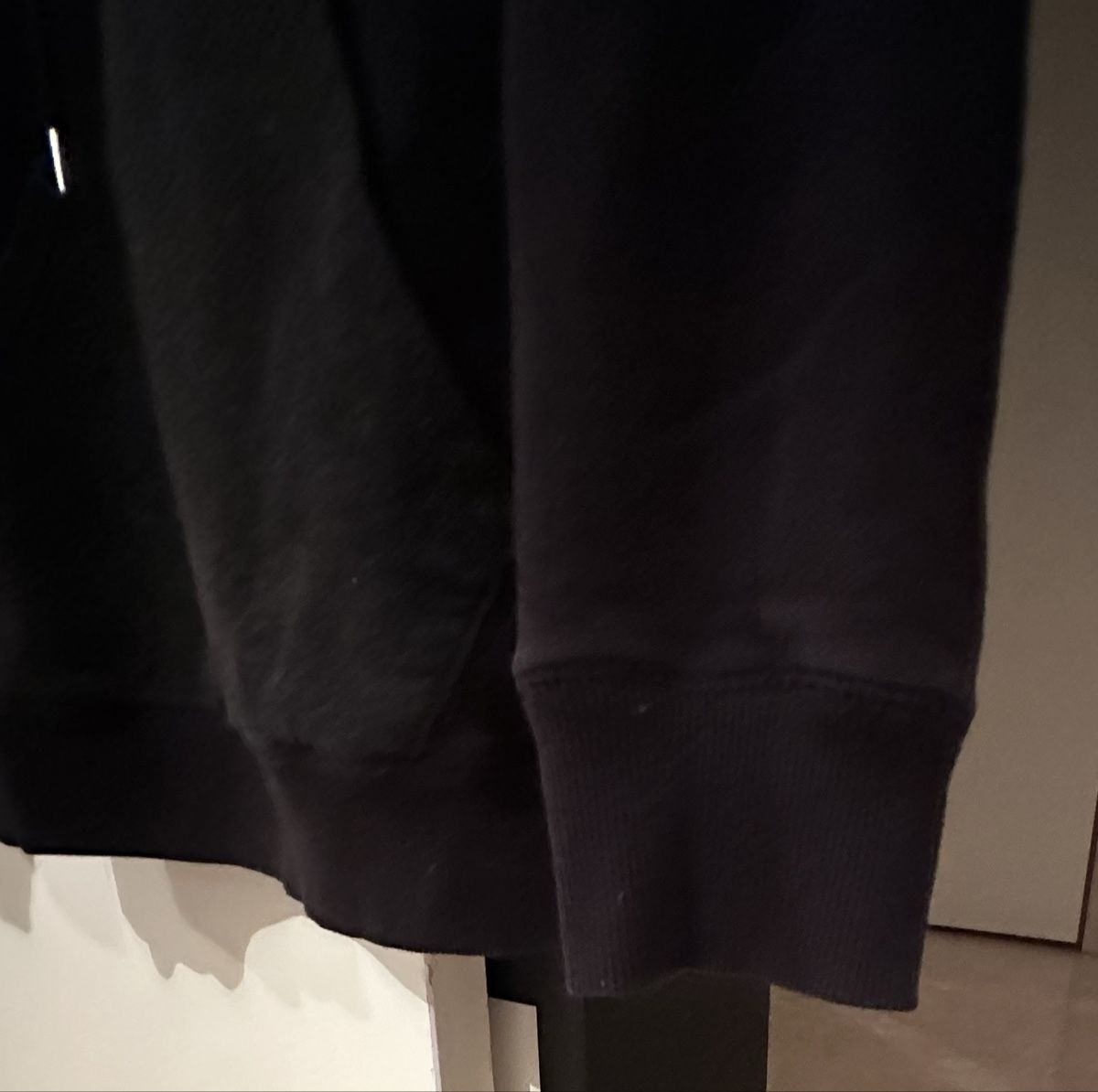 Maglioni & Felpe: Volcom Herren Kapuzenpullover schwarz grau Grösse S gebrauch – Usato da zürich venduto da PatCat02 5