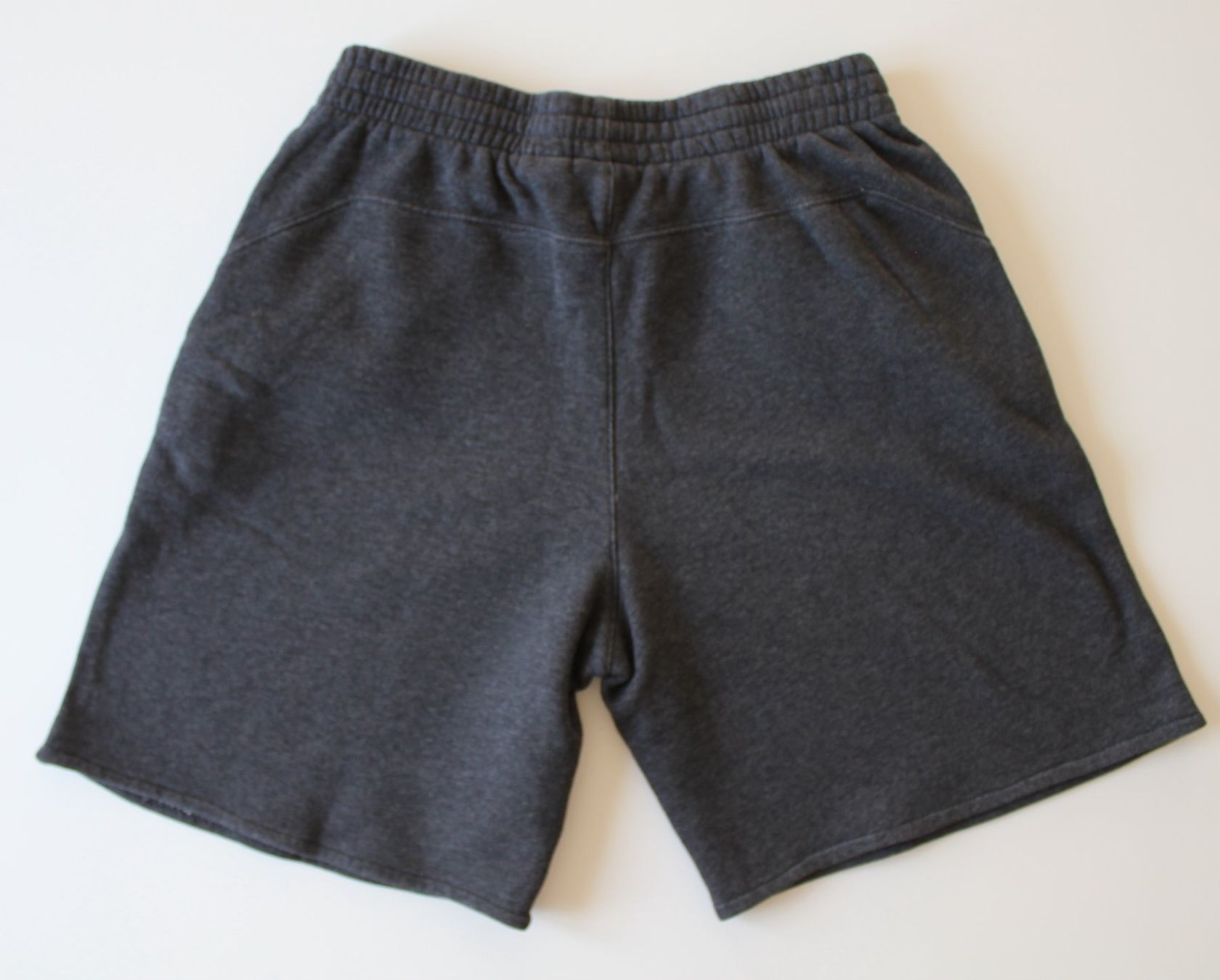 Nike Pantaloni: Short Nike t. 158 - 170 – Usato da Peseux venduto da Gilloss 4