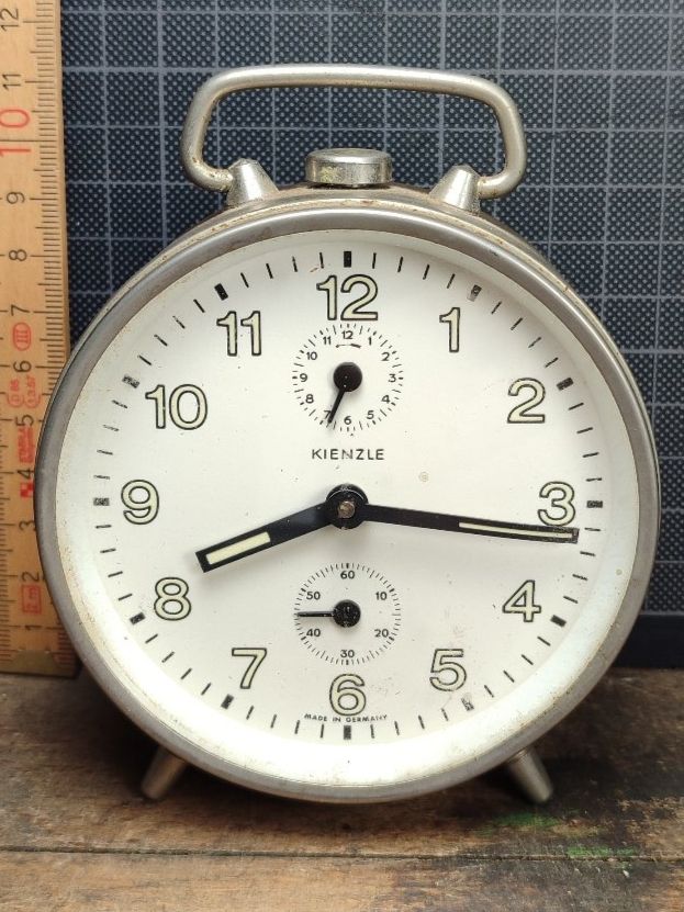 Kienzle Sveglie: Wunderschöner alter Wecker Nr80 KIENZLE  GERMANY – Usato da Gelterkinden venduto da MYSTOREFORYOU4460