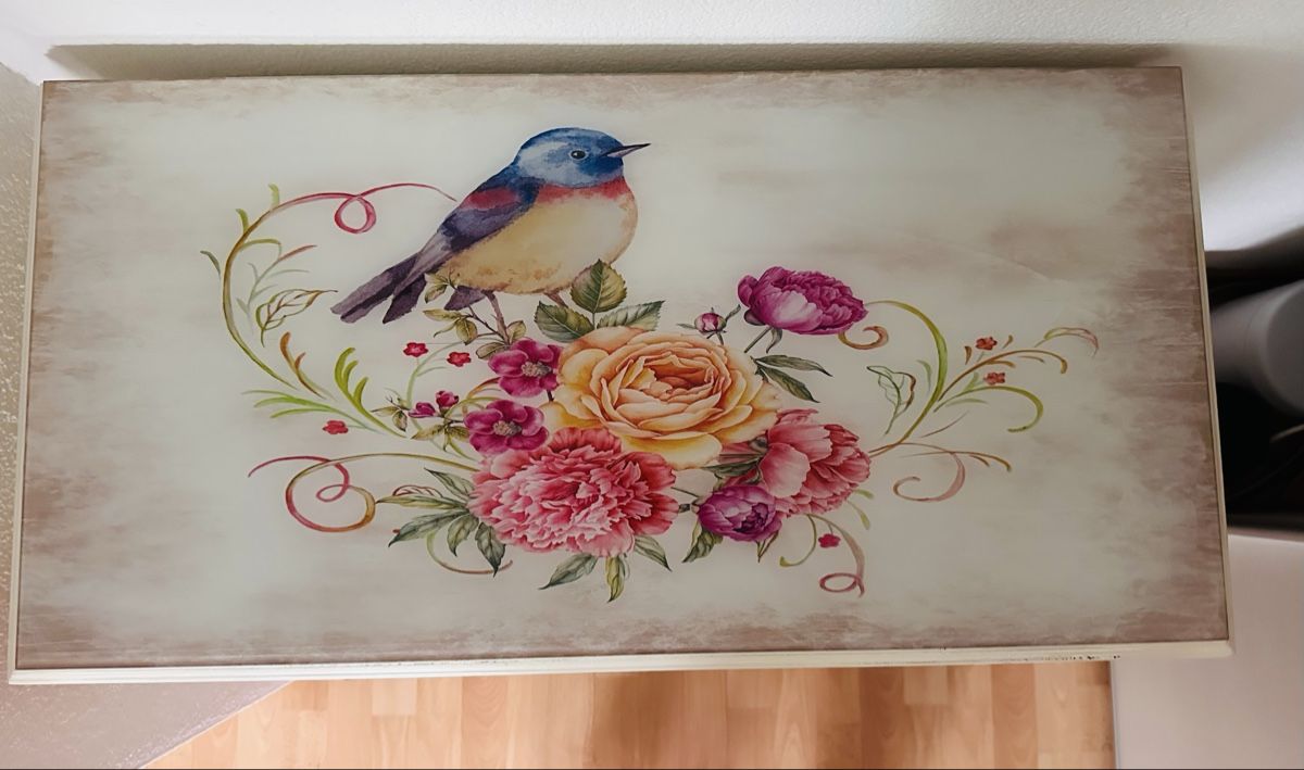 Commodes: Kommode mit Vogelmotiv und Blumen, weiss – D'occasion à Dällikon par tat_z9r7 1