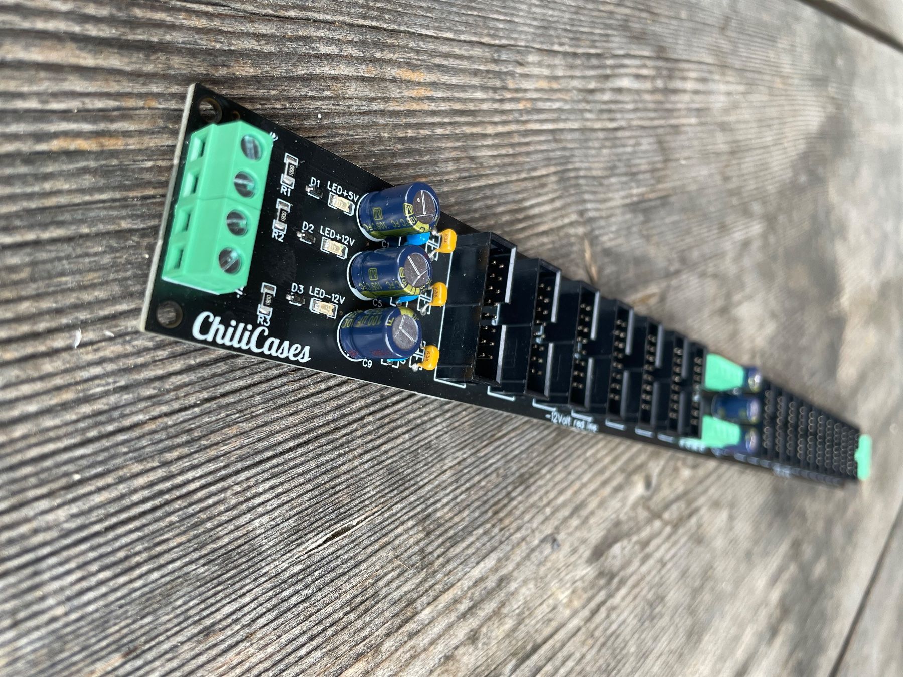 Strumenti musicali: ChiliCases filtered Eurorack Busboard – Nuovo (secondo la descrizione) da Brittnau venduto da controllerbeschuss 2