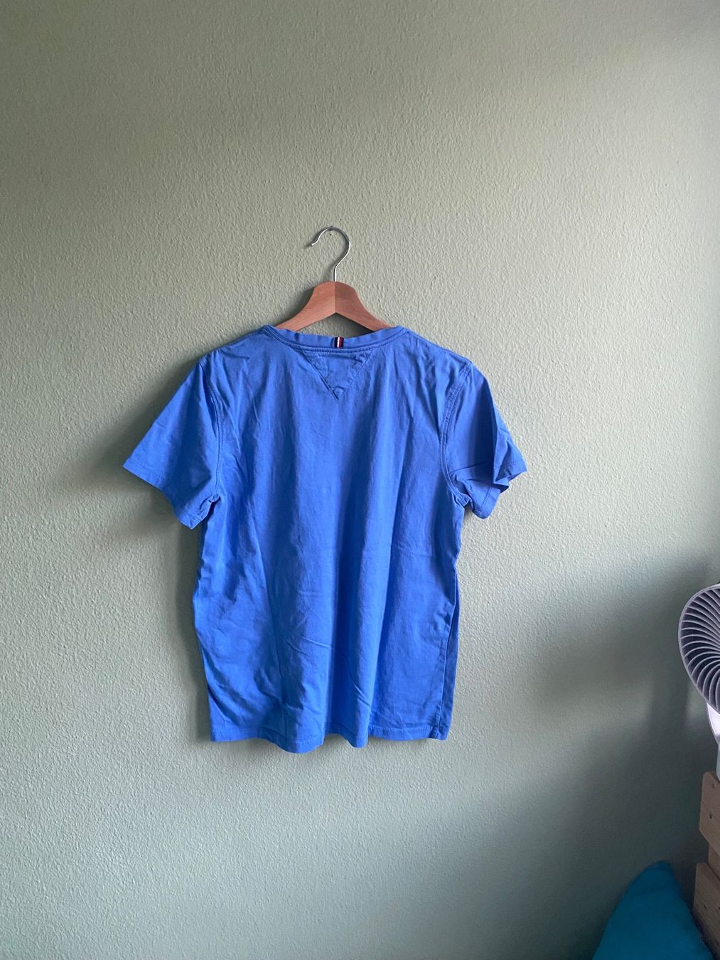 Tommy Hilfiger T-shirt: Tommy Hilfiger T-Shirt Hellblau, Gr. 176 – Usato da Basel venduto da Larry24 1