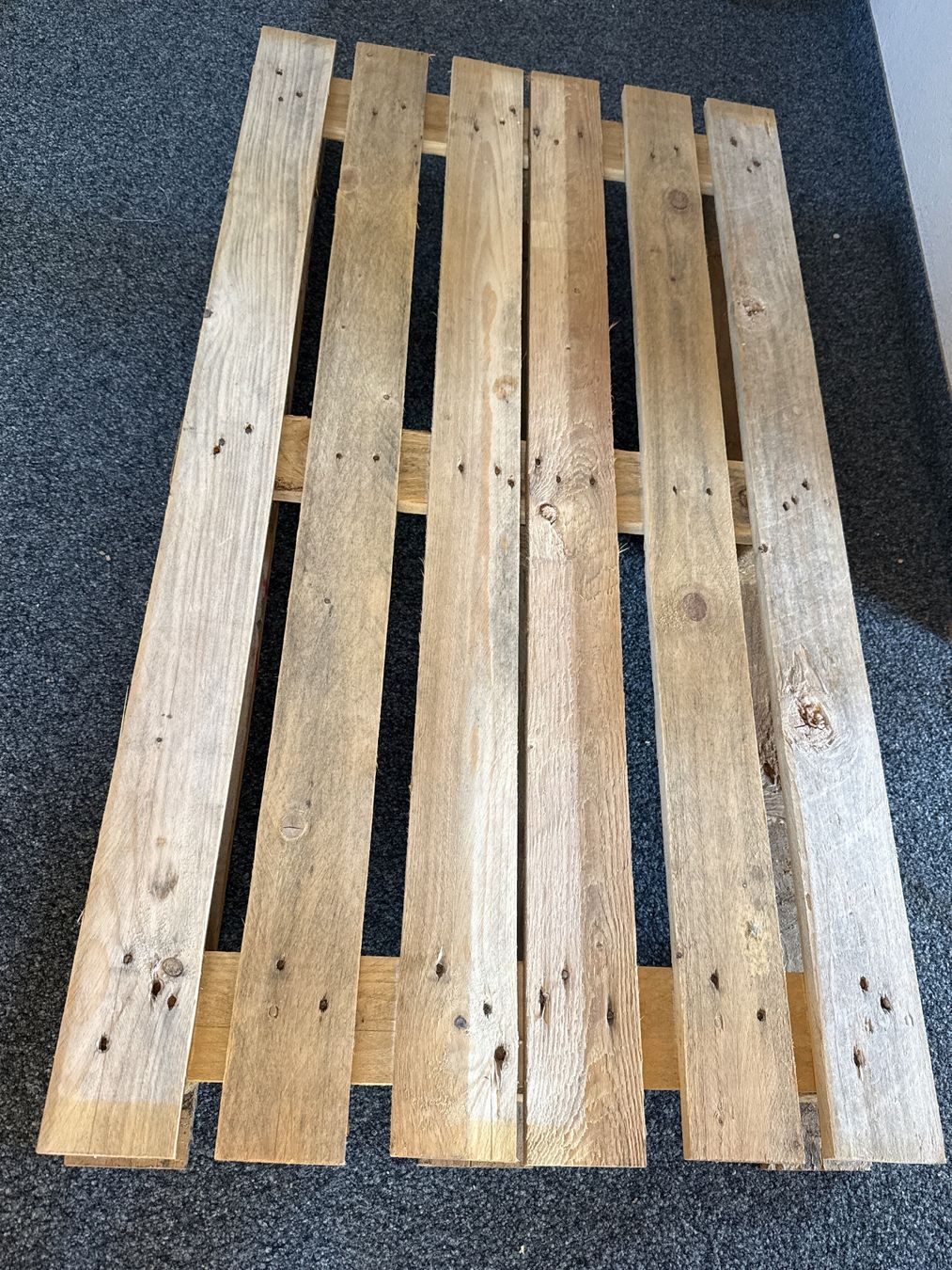 Pallets: 1 Holzpalette, 125 x 68 cm – Usato da Amriswil venduto da used2use 1