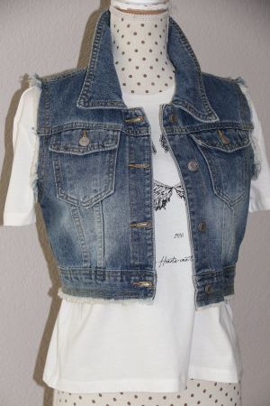 Jeansweste / Gilet + T-Shirt eher Gr.S NEU