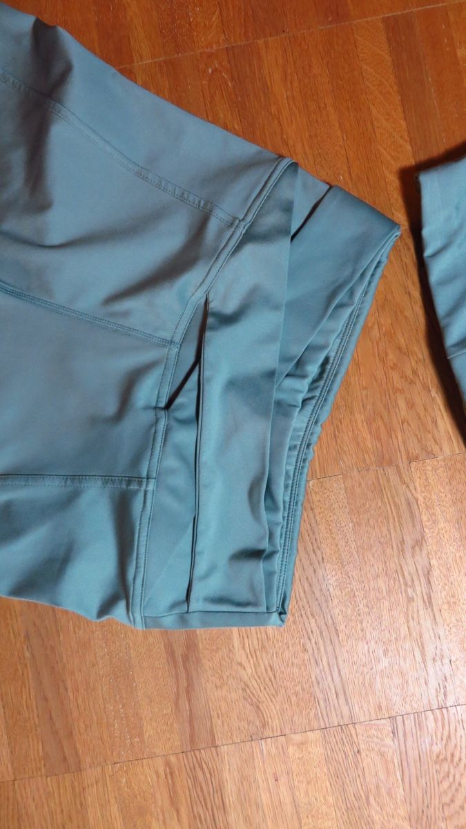 Leggings: Yoga Kombi, Hose und Oberteil – Usato da Wetzikon ZH venduto da Purple_Jersey 1
