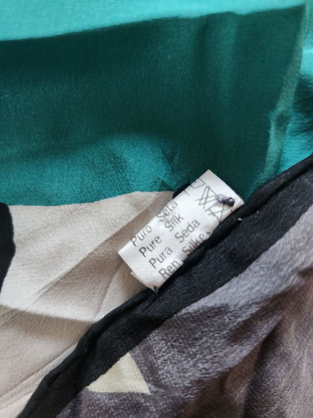 Foulards, Tücher & Schals: Foulard en soie multicolore abstrait  – Gebraucht aus Niedergösgen von Eva2410 2