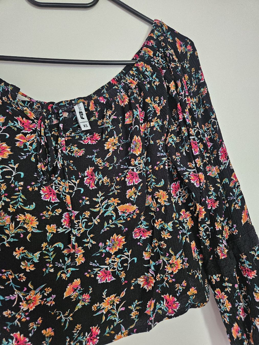 Tops: Haut fleuri taille XS – Gebraucht aus Vétroz von sas_yln5 2