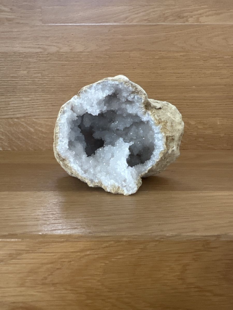 Edelsteine: Natural Crystal Geode Rock Decorative Piece – Neu (gemäss Beschreibung) aus Lussy-sur-Morges von Lauraholland