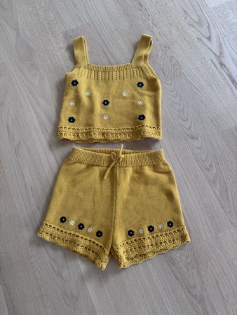Mädchen Set Strick gelb mit Blumenmuster Grösse 122