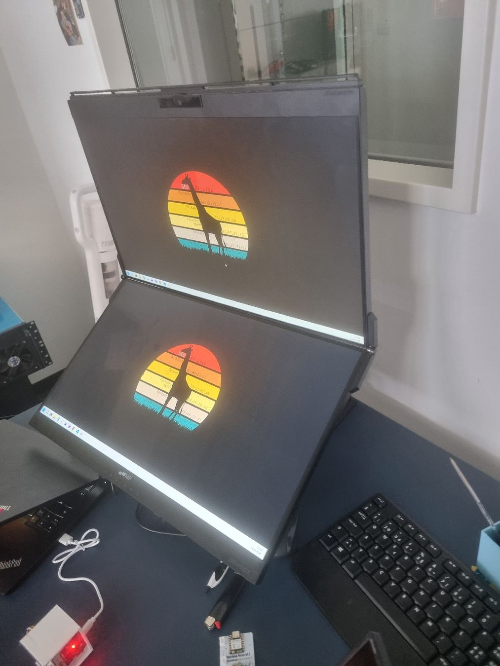 Monitor: 2x Touch Monitor – Usato da Zürich venduto da zumGO