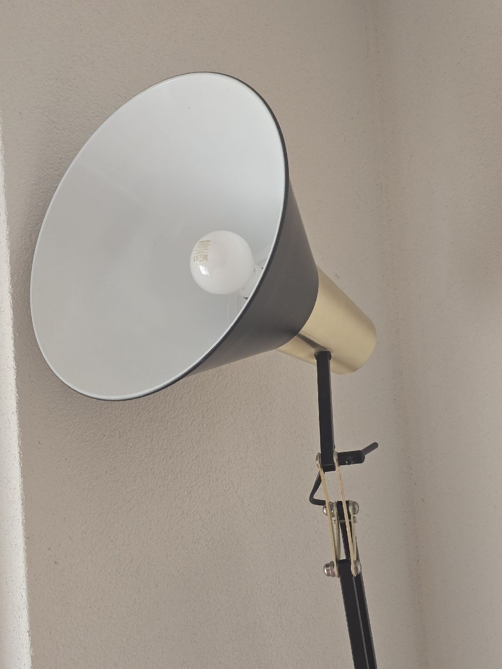 Lampade: Sehr schöne Designer Stehlampe – Usato da Safenwil venduto da buickboy 3
