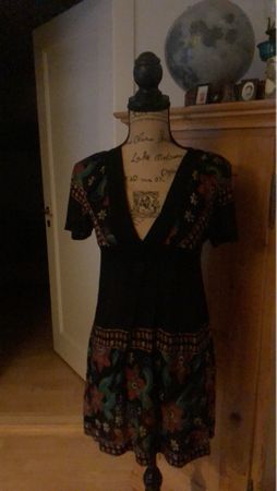Robe noire Bohème avec motifs floraux - Taille 36