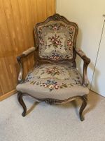 Antiker Armsessel im Louis-XV-Stil
